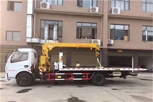 阿图什附近汽车轮胎更换